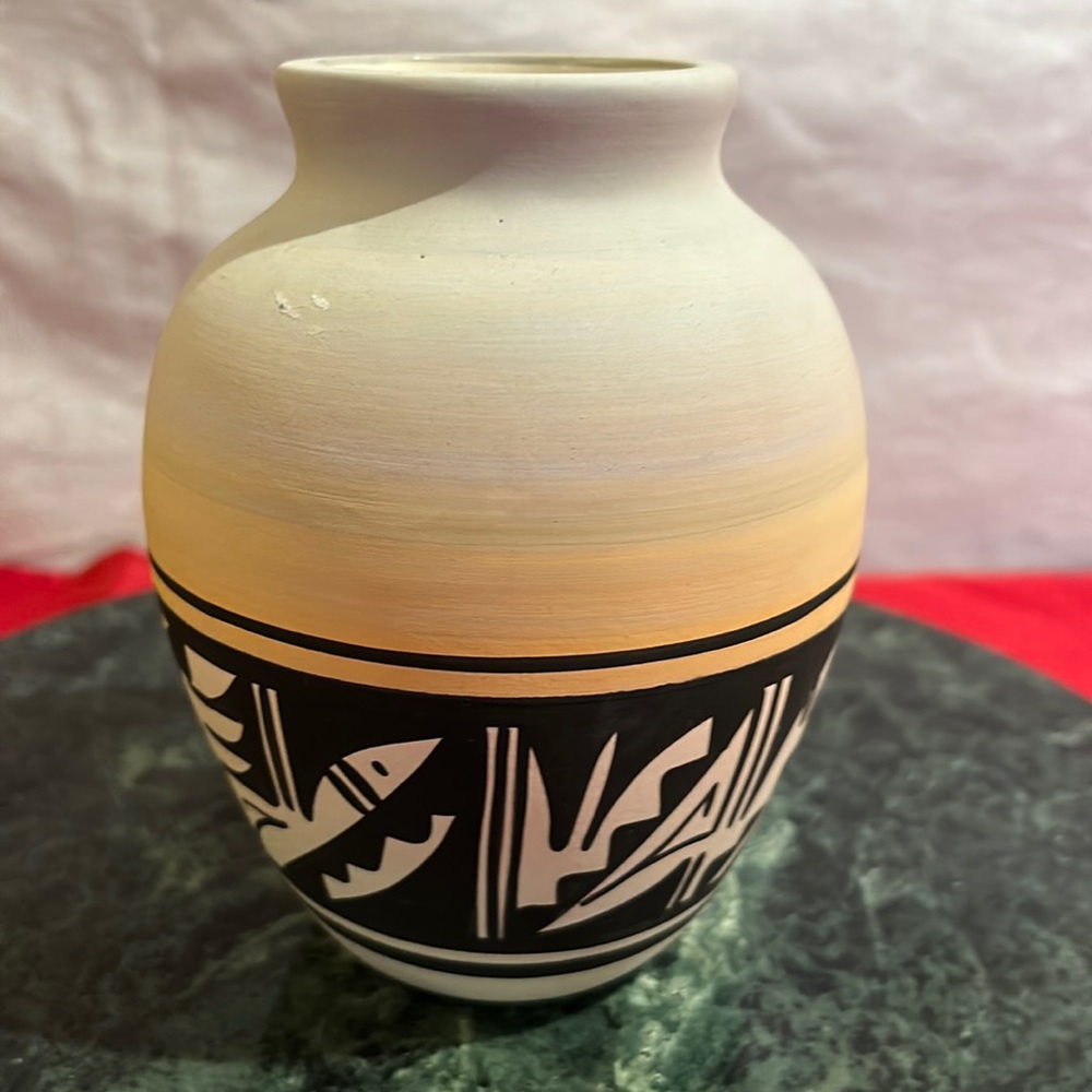 Navajo Signed Mesa Verde 7 inch Vase.